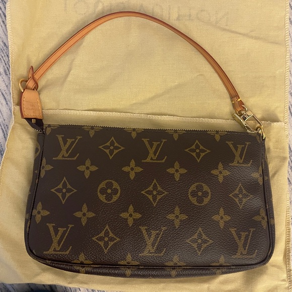 Louis Vuitton Pochette - Picture 2 of 11